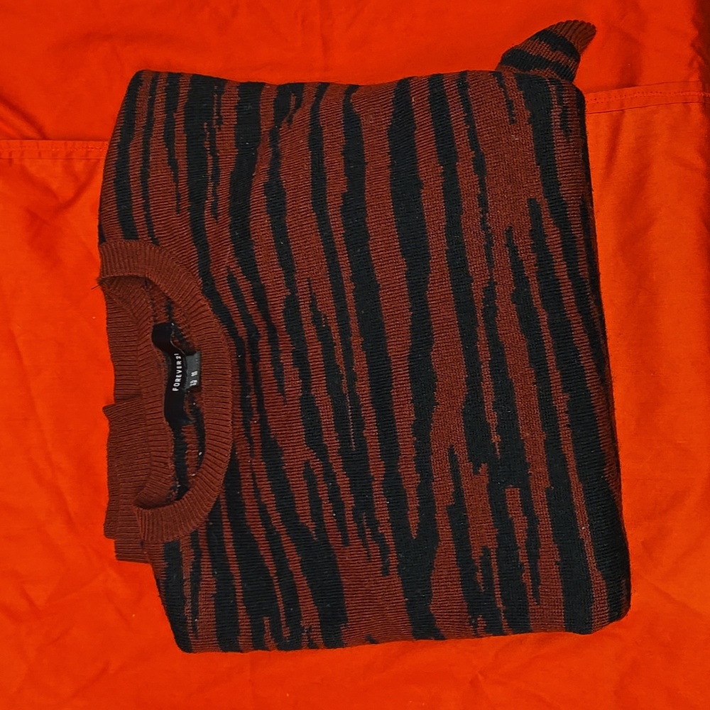 Sweater - Picture 3 of 6